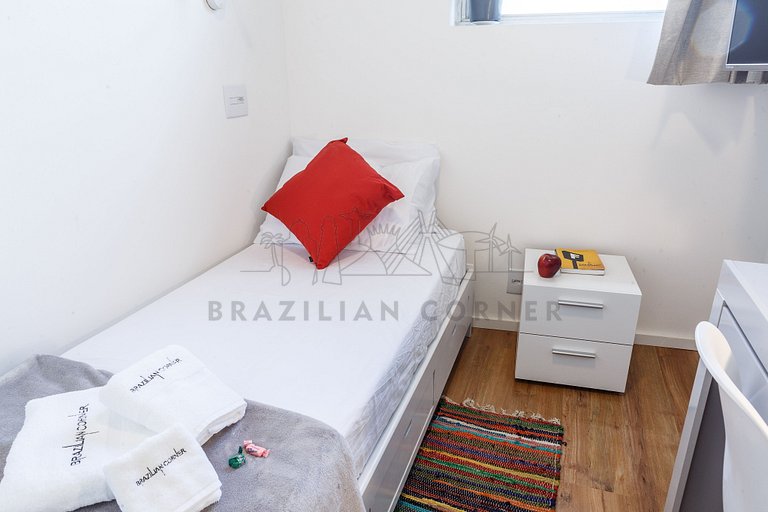Apartamento com quintal na Praça Pôr do Sol