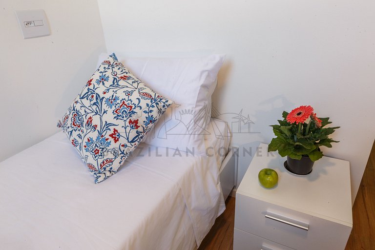Apartamento com quintal na Praça Pôr do Sol