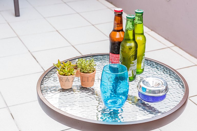 Apartamento com quintal na Praça Pôr do Sol