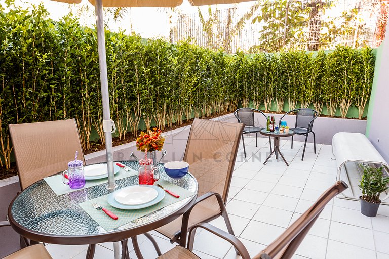 Apartamento com quintal na Praça Pôr do Sol
