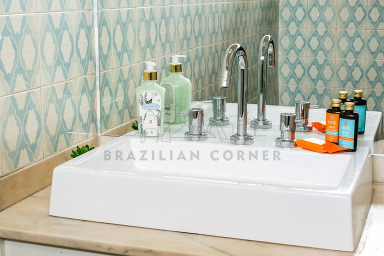 Ensuite at Sunset Square - Blue