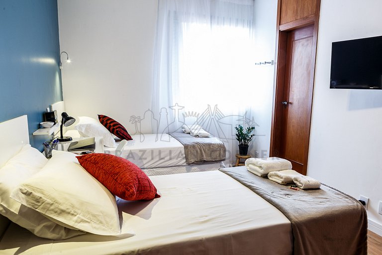 Ensuite at Sunset Square - Blue