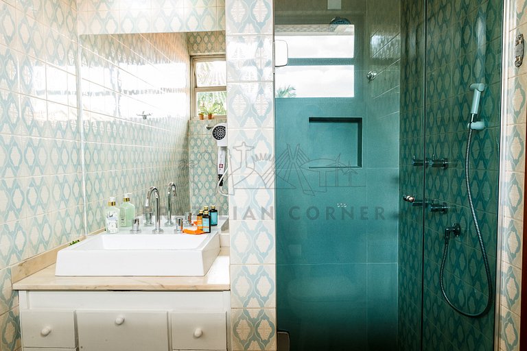 Ensuite at Sunset Square - Blue
