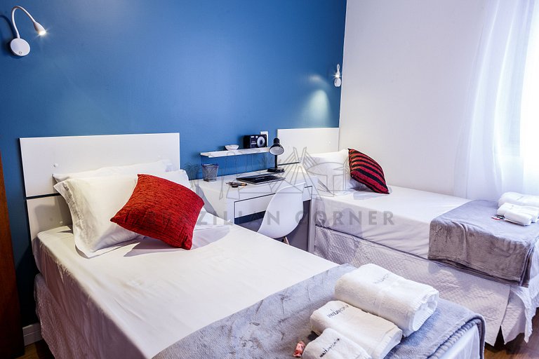 Ensuite at Sunset Square - Blue