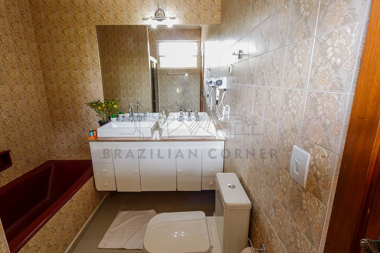 Suite Aconchegante na Praça do Por do Sol (Vermelho)