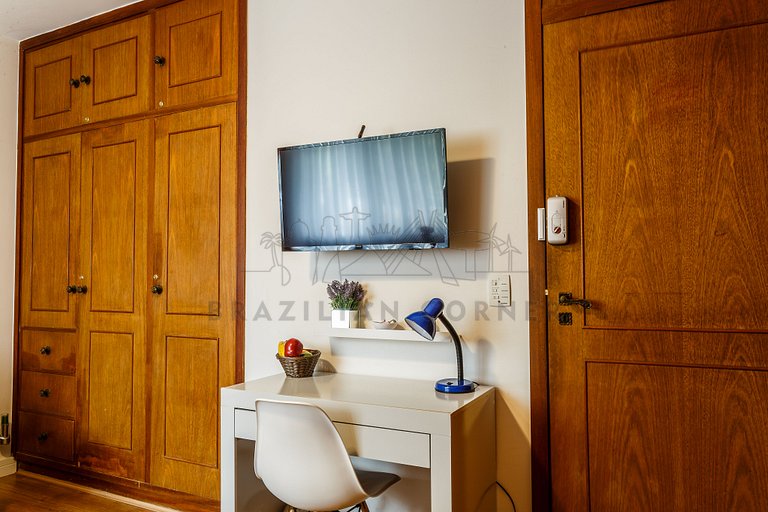 Cozy ensuite at Sunset Square