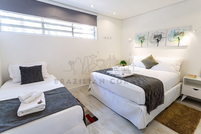 Apartamento com quintal na Praça do Pôr do Sol