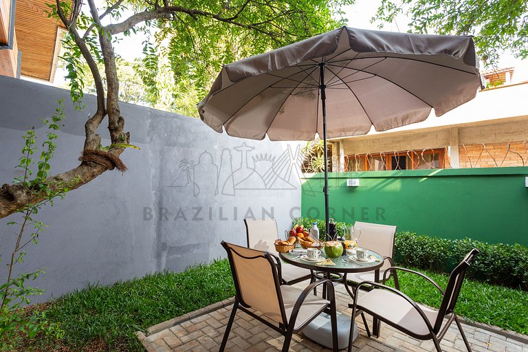 Next to Sunset Square with backyard