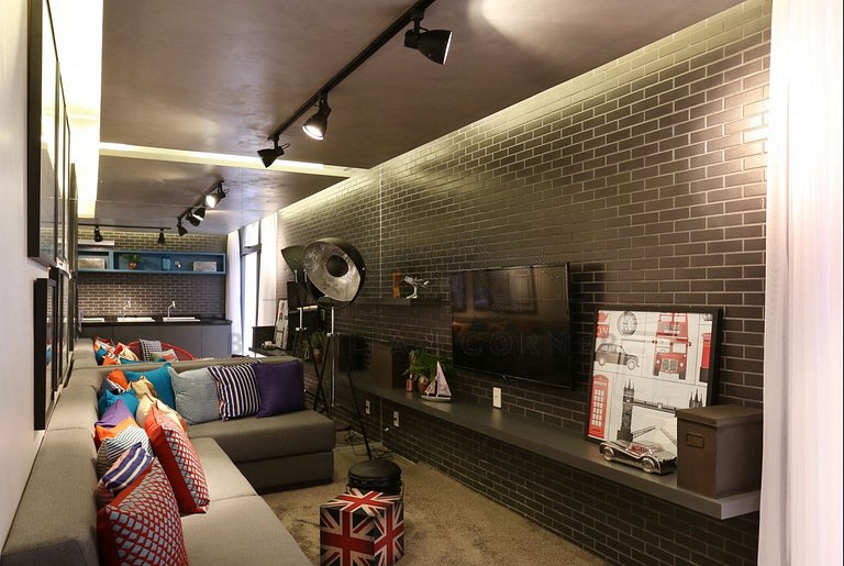 Studio close to Metro, with pool at Bela Vista