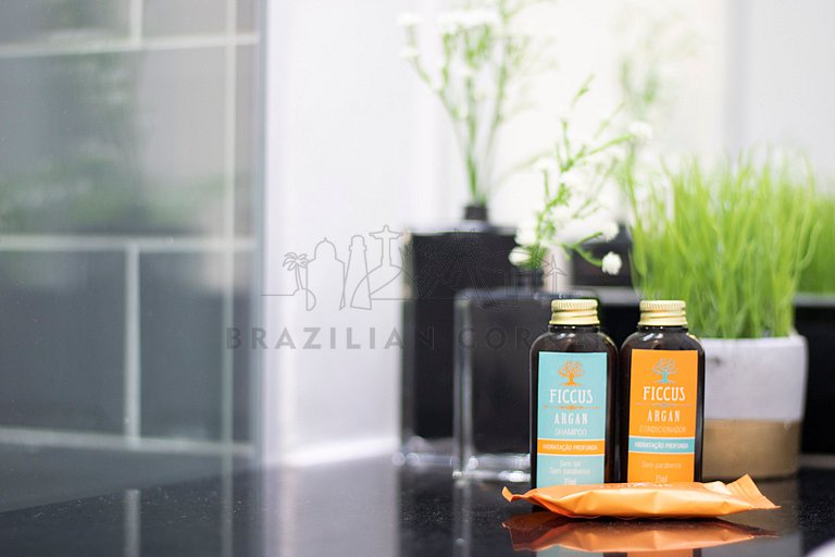 Loft Amplo com AC e Vaga em Alto de Pinheiros