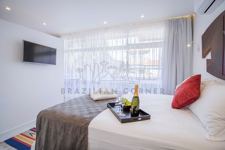 Loft Amplo com AC e Vaga em Alto de Pinheiros