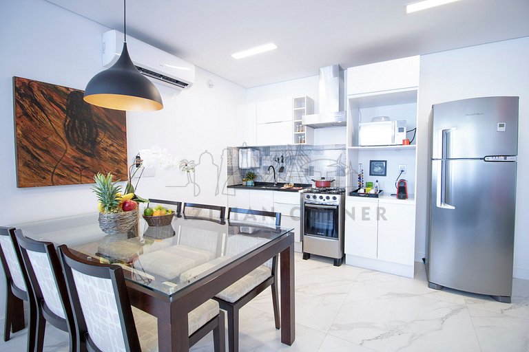 Loft Amplo com AC e Vaga em Alto de Pinheiros