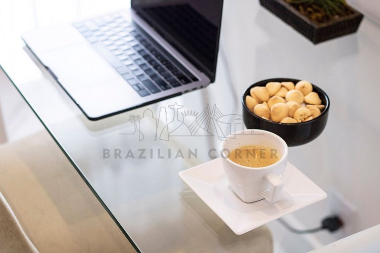 Loft Amplo com AC e Vaga em Alto de Pinheiros