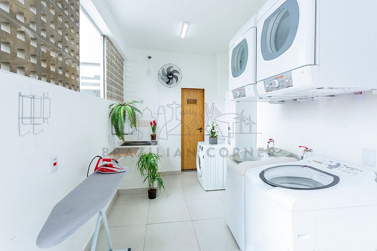 Loft Amplo com AC e Vaga em Alto de Pinheiros