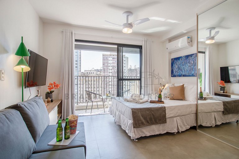 Modern Studio with AC, Pool, Internet and Sauna