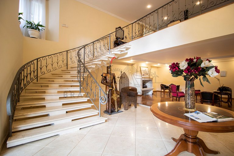 3 Bedrooms | Fireplace | Great Location