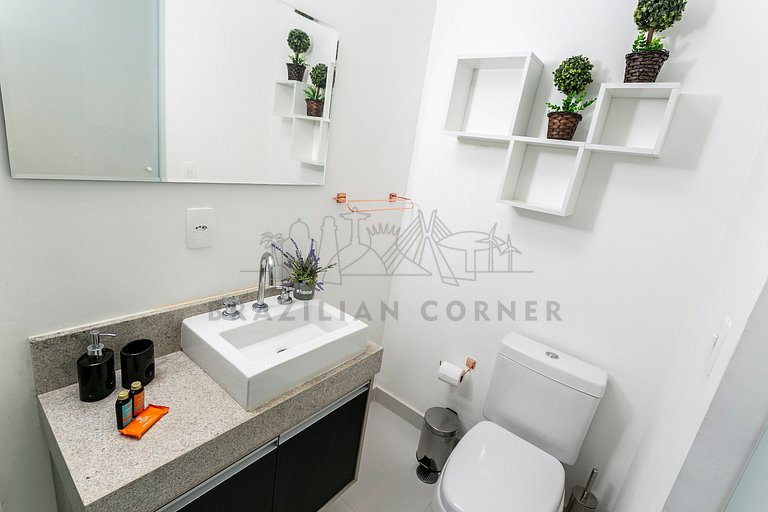 Perfect Location, Cozy, Modern , Pool, Gym