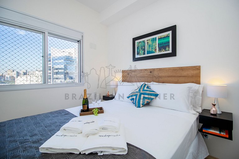 Apartamento em Pinheiros com AC, Piscina, Academia