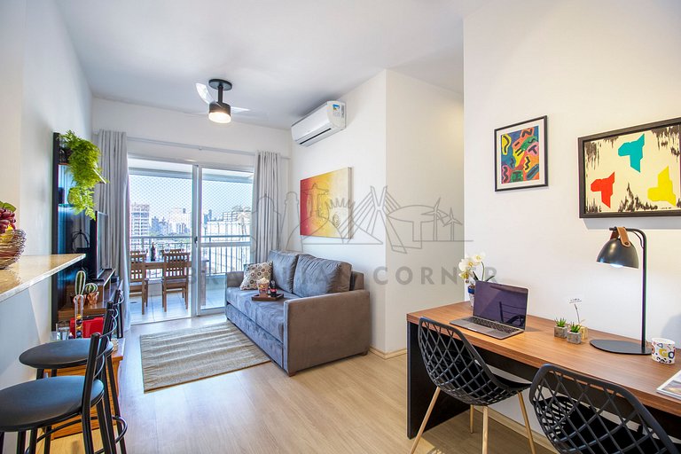 Apartamento em Pinheiros com AC, Piscina, Academia