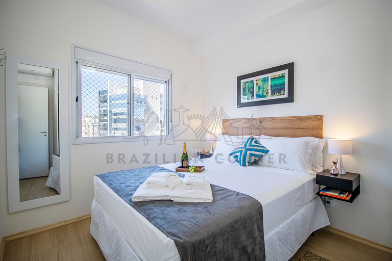 Apartamento em Pinheiros com AC, Piscina, Academia