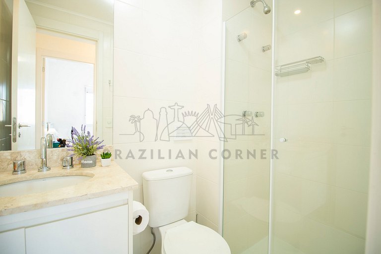 Apartamento em Pinheiros com AC, Piscina, Academia