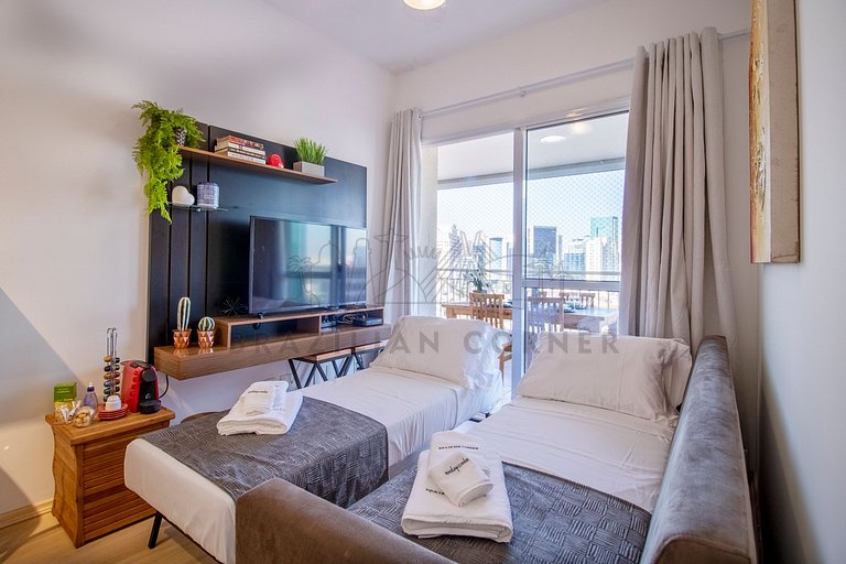 Apartamento em Pinheiros com AC, Piscina, Academia