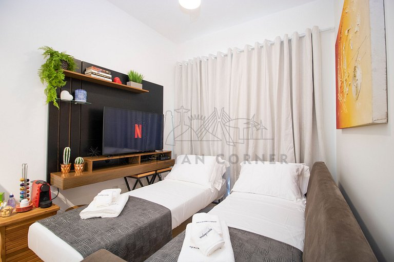 Apartamento em Pinheiros com AC, Piscina, Academia