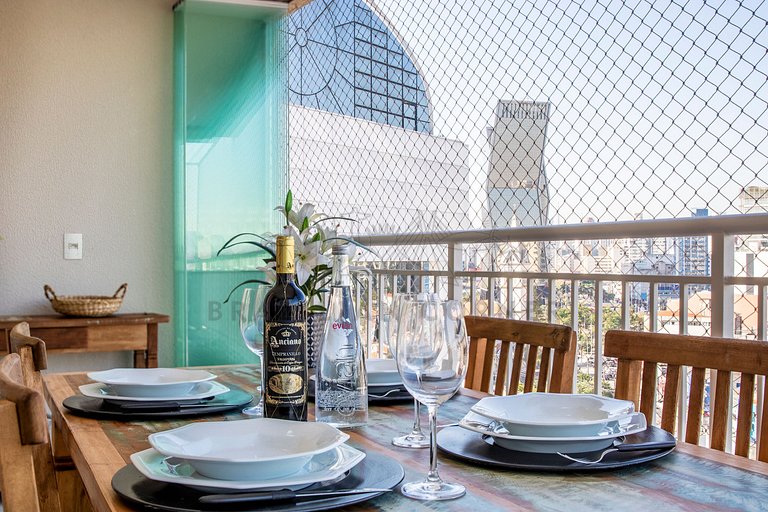 Apartamento em Pinheiros com AC, Piscina, Academia
