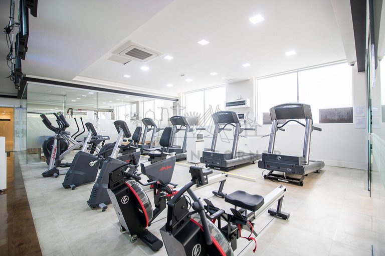 Apartamento em Pinheiros com AC, Piscina, Academia