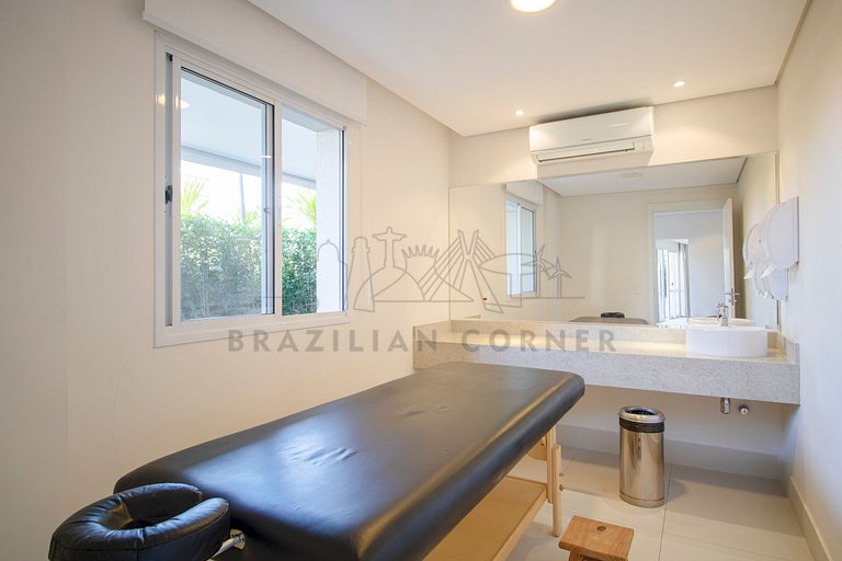 Apartamento em Pinheiros com AC, Piscina, Academia