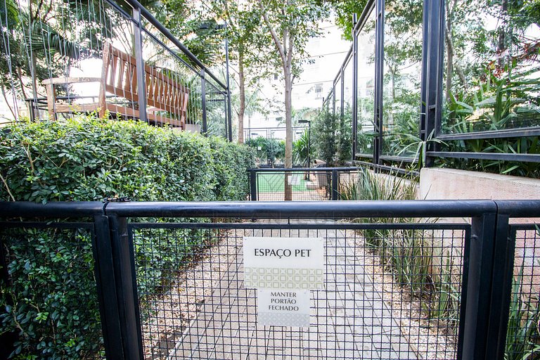 Apartamento em Pinheiros com AC, Piscina, Academia