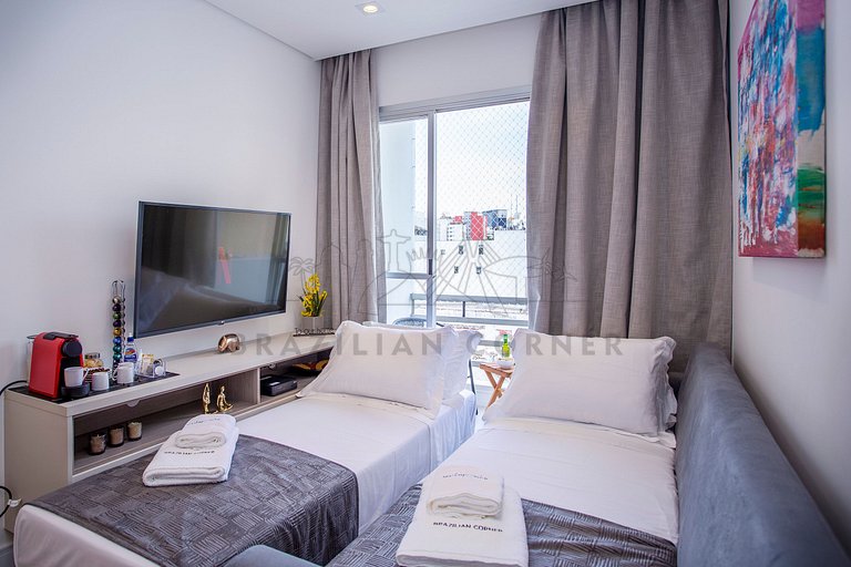 Modern | Ultra-Fast Internet | Swimming Pool | AC