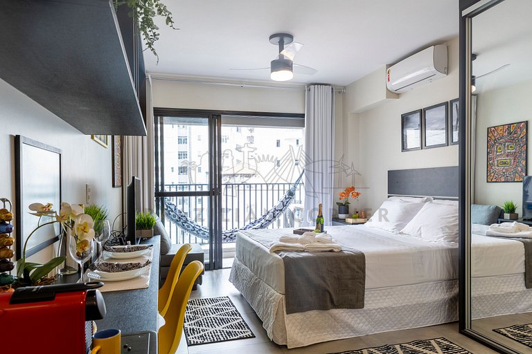 Modern Studio with AC, Pool, Internet and Sauna