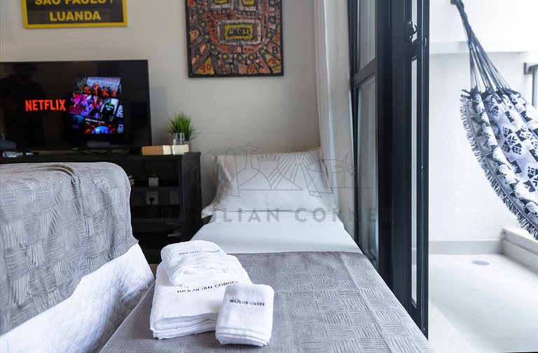 Modern Studio with AC, Pool, Internet and Sauna
