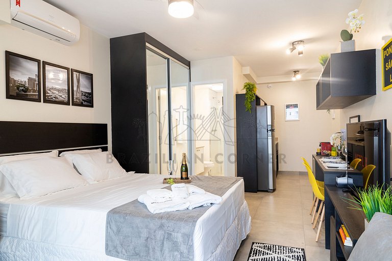 Modern Studio with AC, Pool, Internet and Sauna