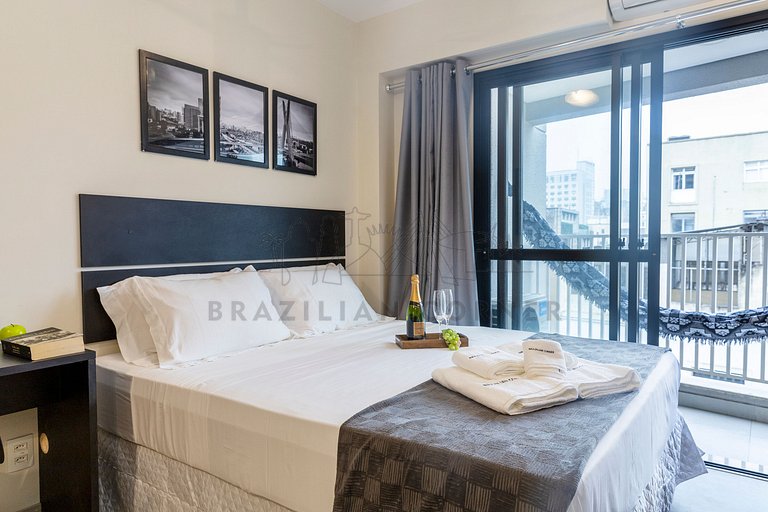 Piscina ,moderno com AC, e Vaga | Brazilian Corner