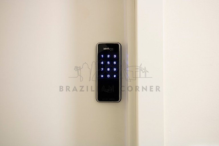 Piscina ,moderno com AC, e Vaga | Brazilian Corner