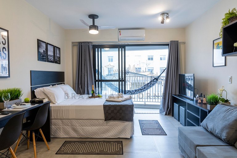 Modern Studio with AC, Pool, Internet and Sauna