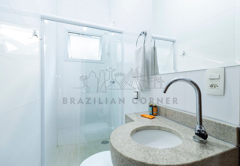 Chácara 8 suítes Piscina Churrasqueira 40min de SP