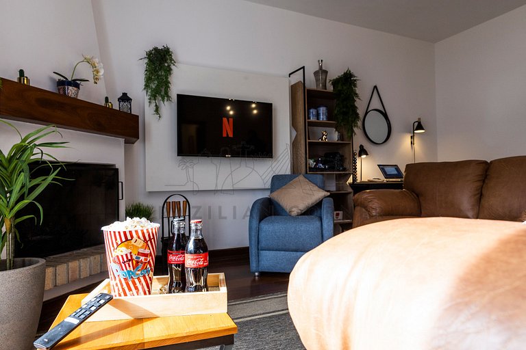 Apartment with 3 Bedrooms and Fireplace