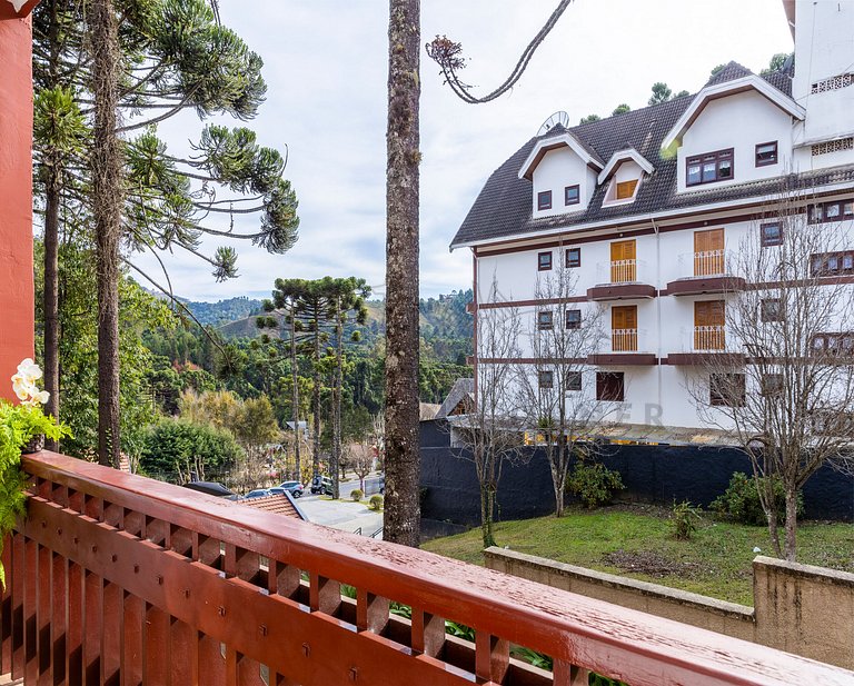 Apartamento com 3 Quartos no Capivari com Lareira