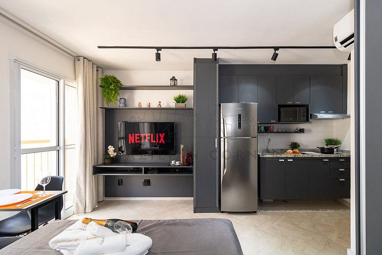 Modern Studio in Pinheiros with AC and Rooftop
