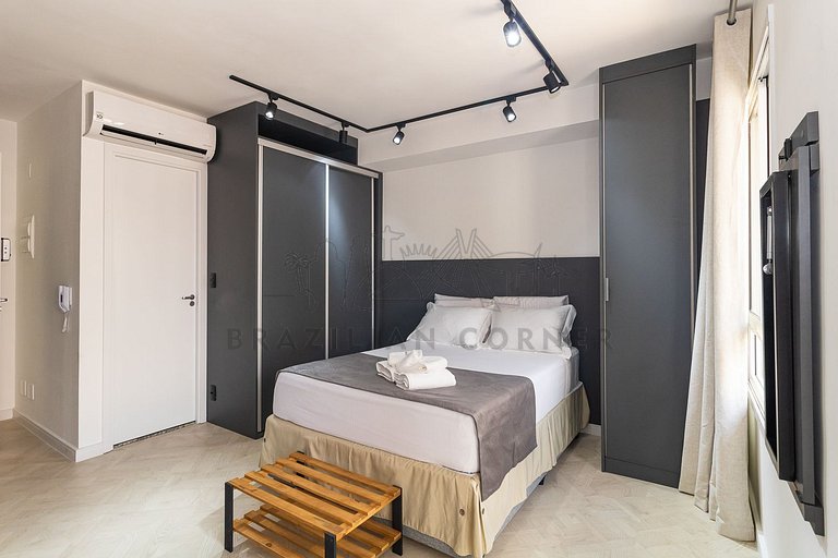 Modern Studio in Pinheiros with AC and Rooftop