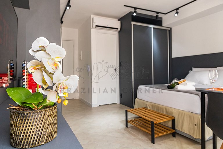 Modern Studio in Pinheiros with AC and Rooftop