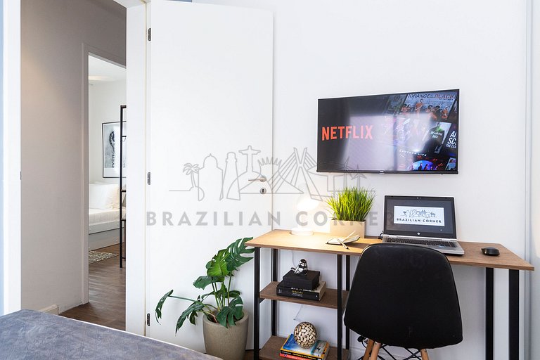 Three Bedrooms in Pinheiros with Pool and Gym