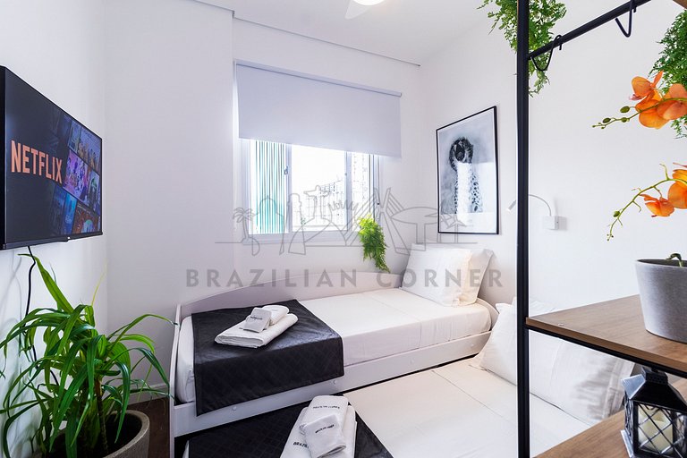 Three Bedrooms in Pinheiros with Pool and Gym