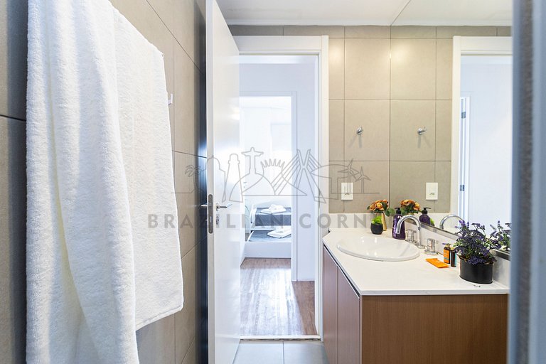 Three Bedrooms in Pinheiros with Pool and Gym