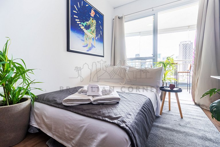 Three Bedrooms in Pinheiros with Pool and Gym