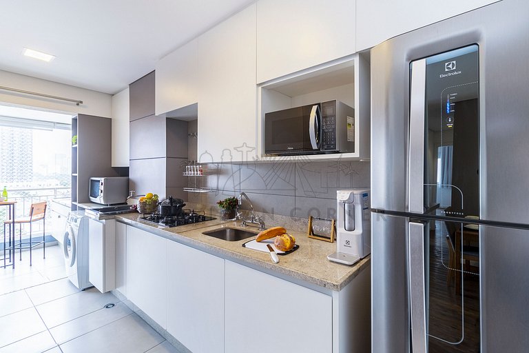 Three Bedrooms in Pinheiros with Pool and Gym