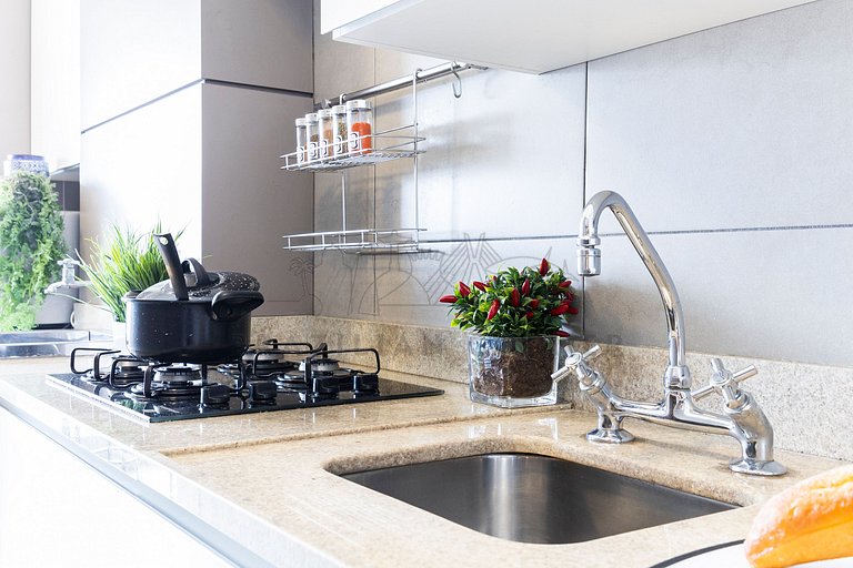 Three Bedrooms in Pinheiros with Pool and Gym